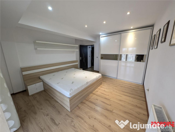 Vila in oras - apartament 3 camere - curte