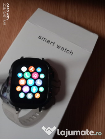 Ceas smartwatch. 