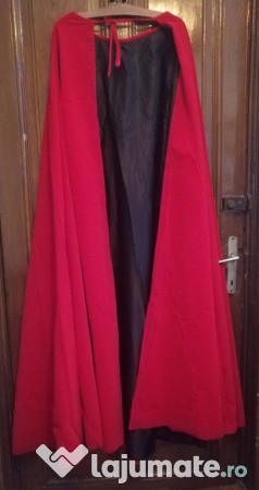 Pelerină magician de catifea, căptușită. 