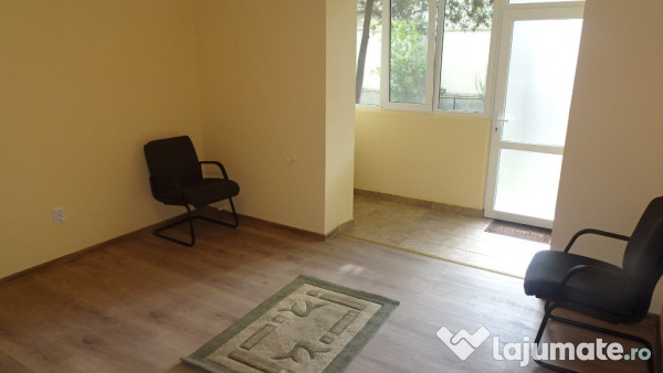 Inchiriez apartament 2 camere in Deva, zona ultracentrala, parter, 