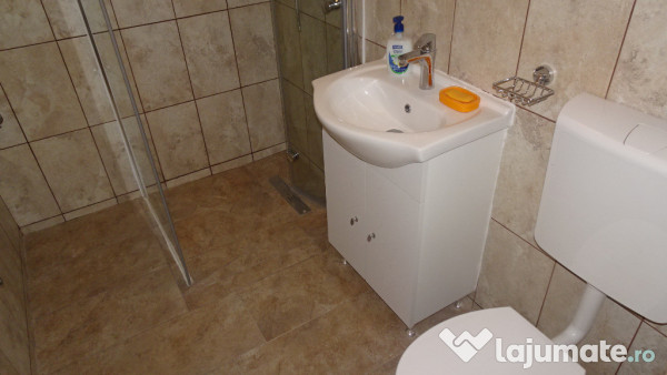 Inchiriez apartament 2 camere in Deva, zona ultracentrala, parter, 