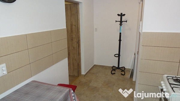 Inchiriez apartament 2 camere in Deva, zona ultracentrala, parter, 