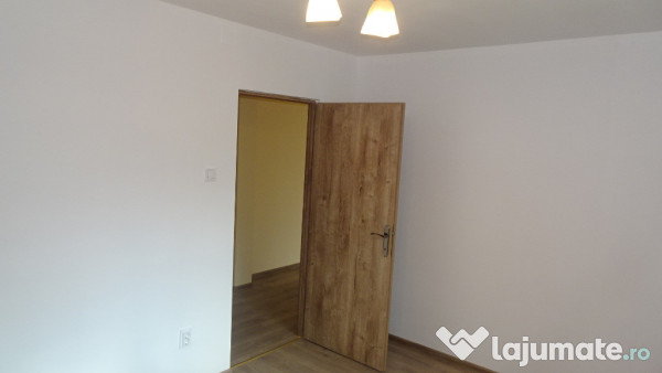 Inchiriez apartament 2 camere in Deva, zona ultracentrala, parter, 