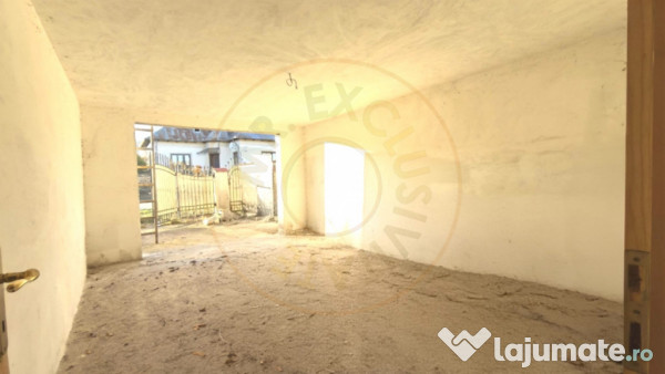 Casa generoasa cu teren de 1186 mp intravilan-Retevoiesti -P 