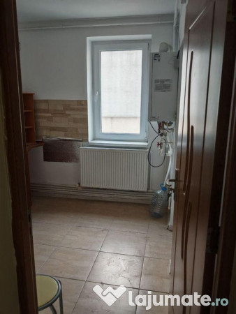 APARTAMENT 3 CAMERE DECOMANDAT ZONA PENINSULA/ PIATA OVIDIU 