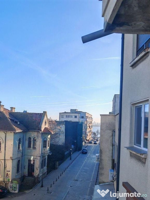 APARTAMENT 3 CAMERE DECOMANDAT ZONA PENINSULA/ PIATA OVIDIU 