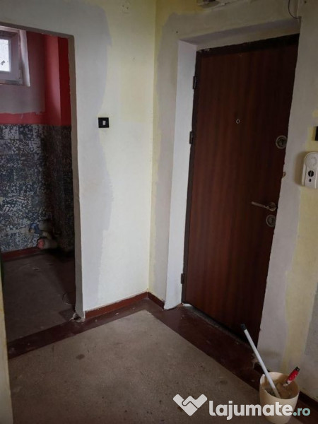 APARTAMENT 3 CAMERE DECOMANDAT ZONA PENINSULA/ PIATA OVIDIU 