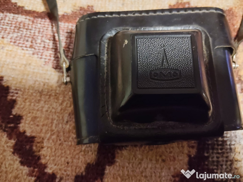 Aparat foto arata foarte bine 