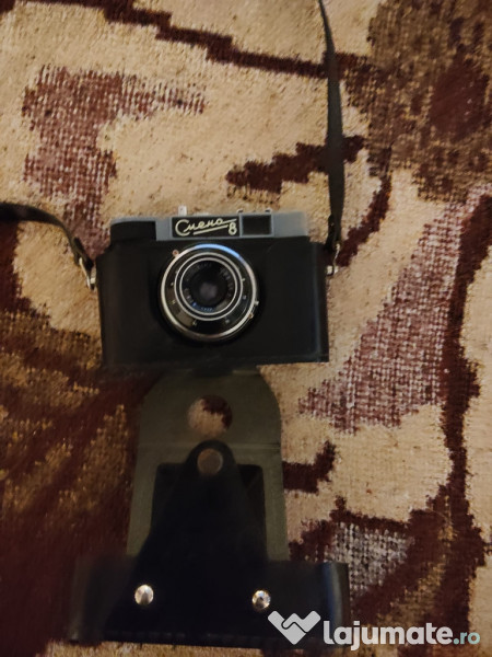 Aparat foto arata foarte bine 