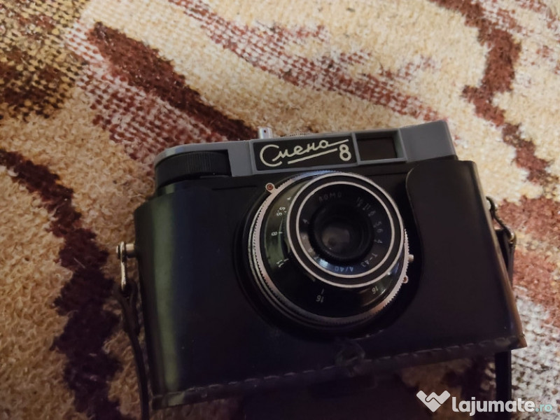 Aparat foto arata foarte bine 