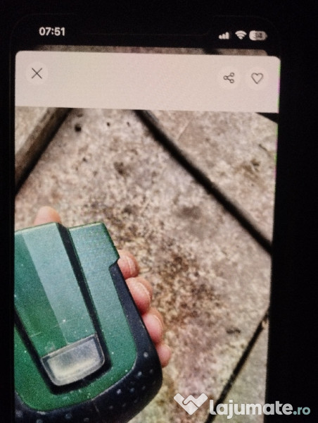 Laser Bosch cu dungi rosii