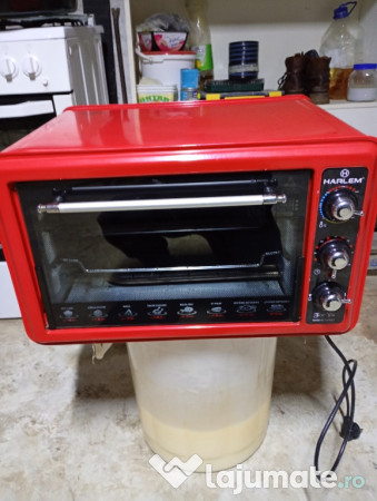 Cuptor electric de 1500W 