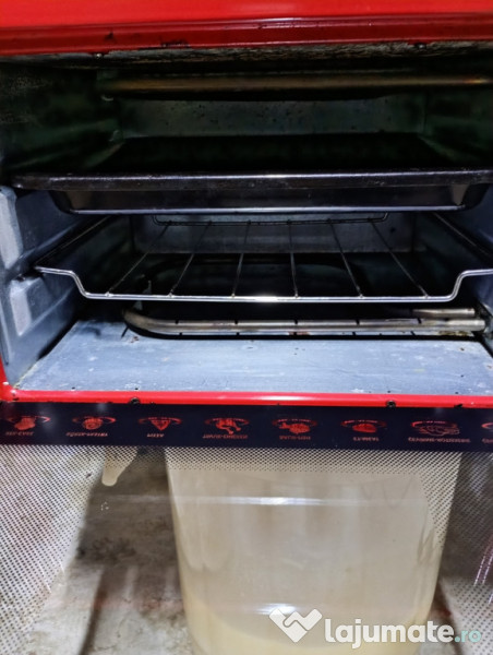 Cuptor electric de 1500W 