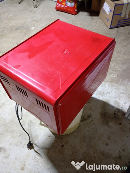 Cuptor electric de 1500W 