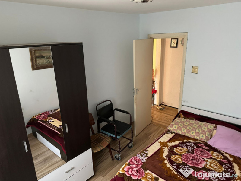 Apartament cu 3 camere de vanzare, situat in zona Inel 2 - G