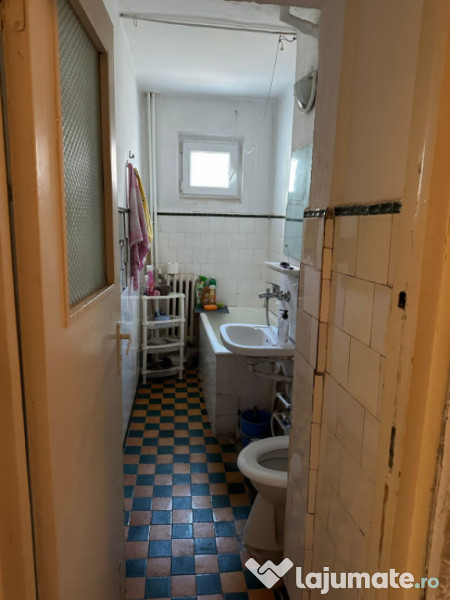 Apartament cu 3 camere de vanzare, situat in zona Inel 2 - G