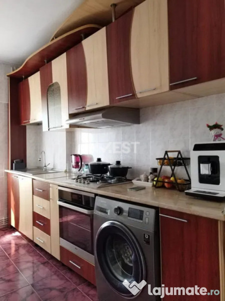 Apartament de vanzare, 3 camere, zona Pacurari- Scoala Elena 