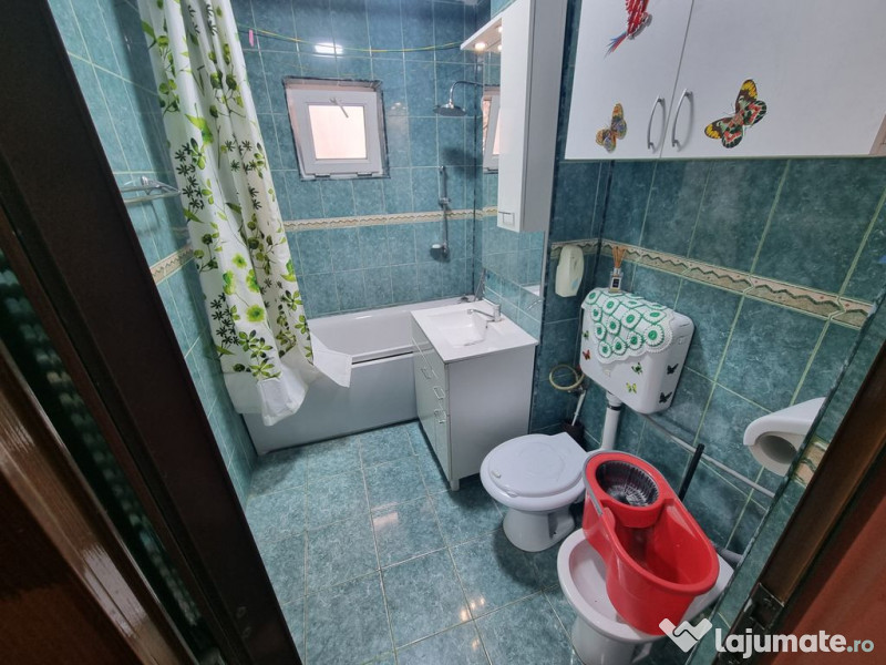 Apartament decomandat 3 camere ,zona CET 