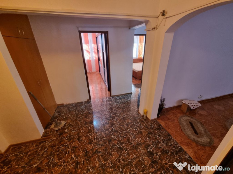 Apartament decomandat 3 camere ,zona CET 