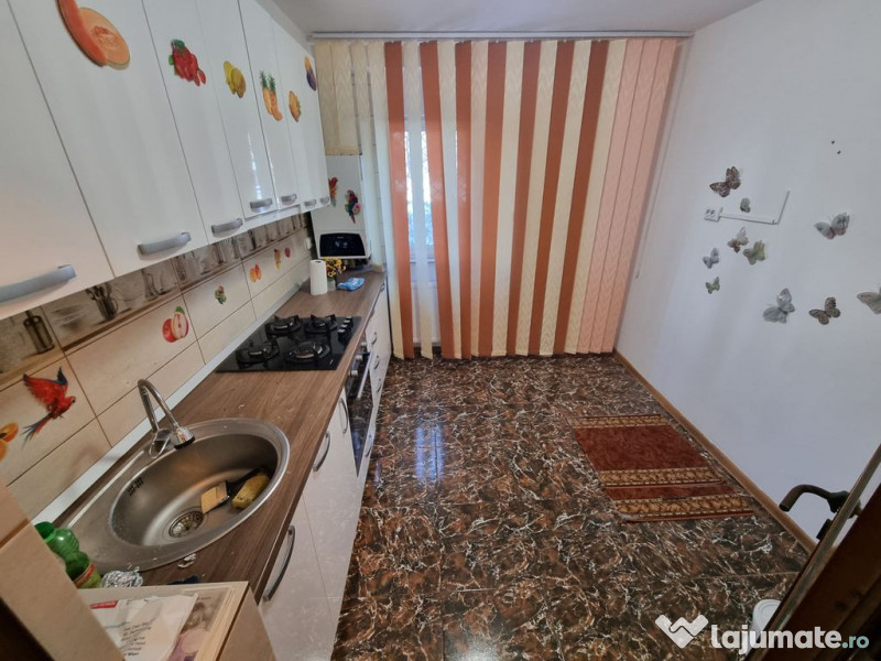 Apartament decomandat 3 camere ,zona CET 