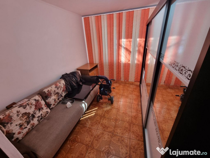 Apartament decomandat 3 camere ,zona CET 