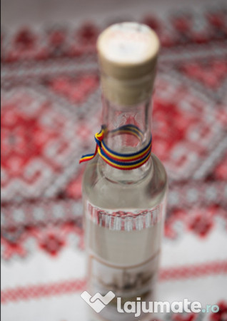 Tuica Palinca de mere curata naturala de cazan din Maramures 