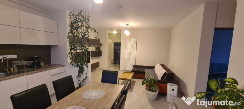 Apartament 3 camere semidecomandat zona Sub Cetate COMISION 0