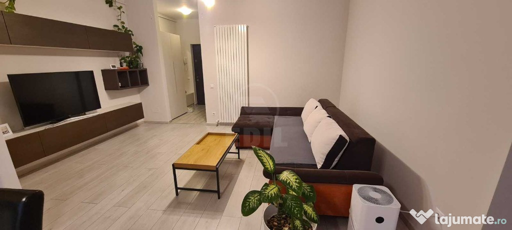 Apartament 3 camere semidecomandat zona Sub Cetate COMISION 0