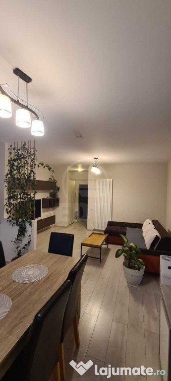 Apartament 3 camere semidecomandat zona Sub Cetate COMISION 0