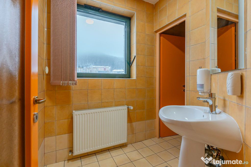 Închiriere spațiu birouri Patria: 194 mp total cu opți...