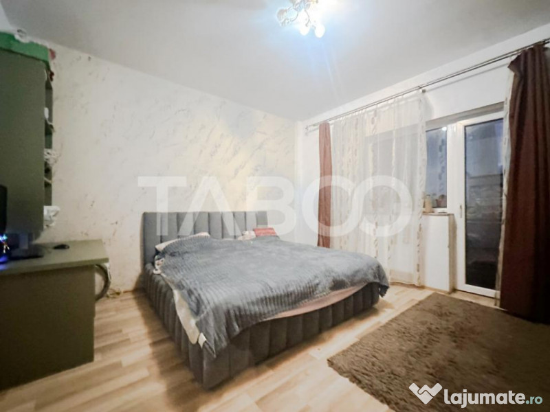 De vanzare apartartament cu 3 camere la demisol inalt cu par