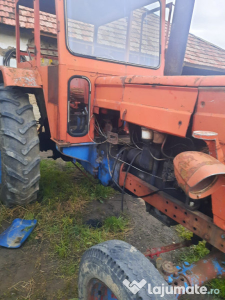 Tractor UTB 650 cu frâne duble 