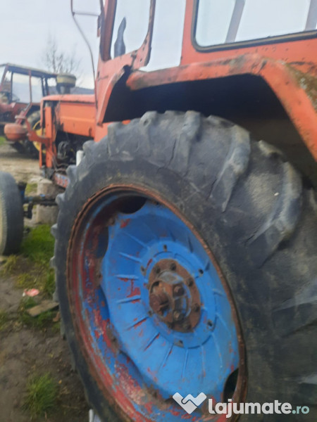 Tractor UTB 650 cu frâne duble 