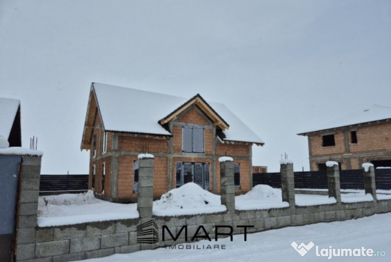 Casă la Roșu | Proiect Finalizabil Premium