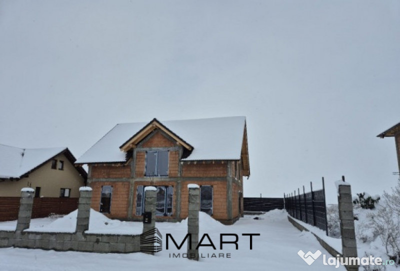 Casă la Roșu | Proiect Finalizabil Premium