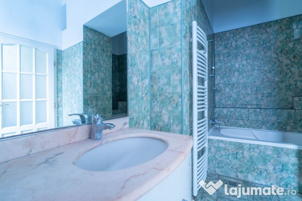 Apartament central la casă, spațios, ideal pentru famil... 