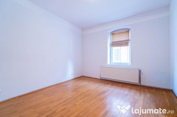 Apartament central la casă, spațios, ideal pentru famil... 