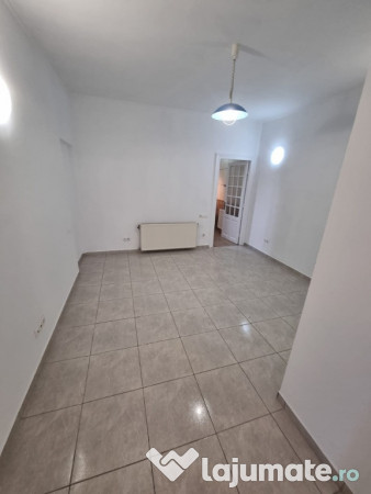 Spatiu generos ptr. salon,birou,after school,cabinet etc.Alunisului 