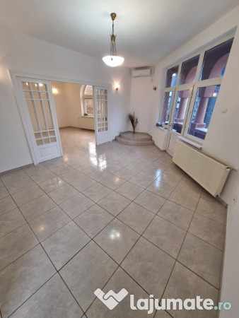 Spatiu generos ptr. salon,birou,after school,cabinet etc.Alunisului 