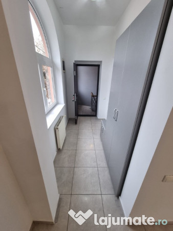 Spatiu generos ptr. salon,birou,after school,cabinet etc.Alunisului 