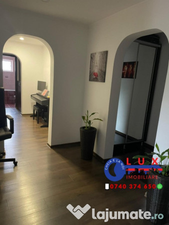 ID 624 Apartament 3 camere DE INCHIRIAT