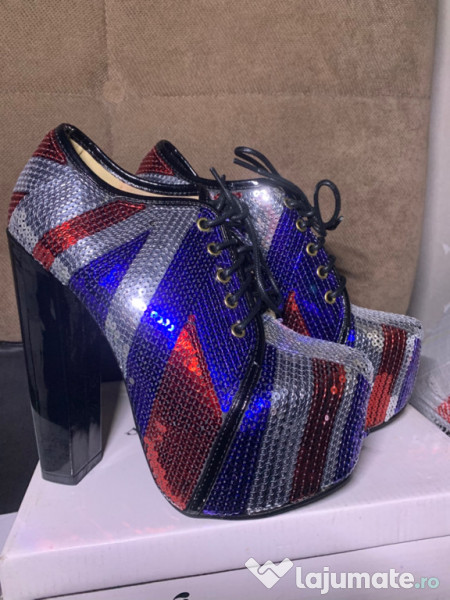 Pantofi cu toc înalt