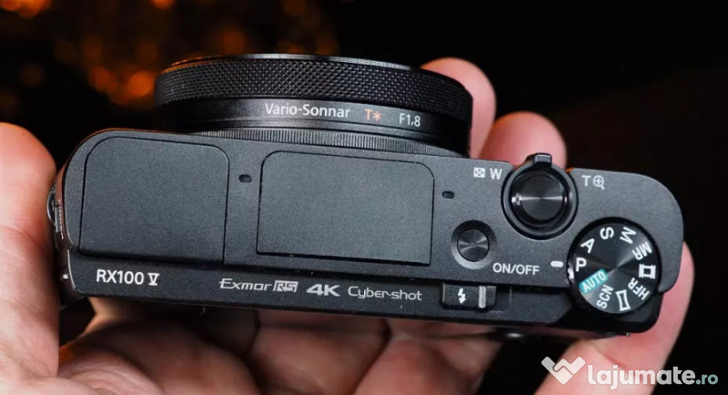 Sony RX100 Mark V + Carcasa Subacvatica Sea Frogs + accesorii 