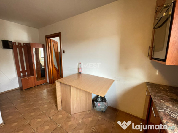 Apartament 2 camere-50 mp-Pod de Piatra-etaj intermediar 