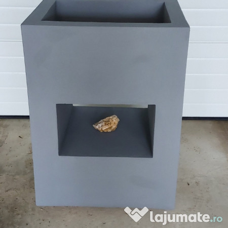 Jardiniere decorative 