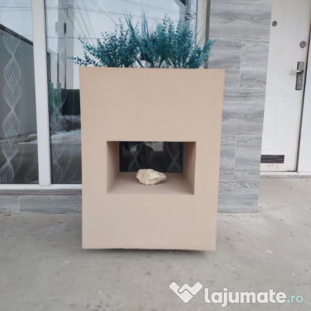 Jardiniere decorative 