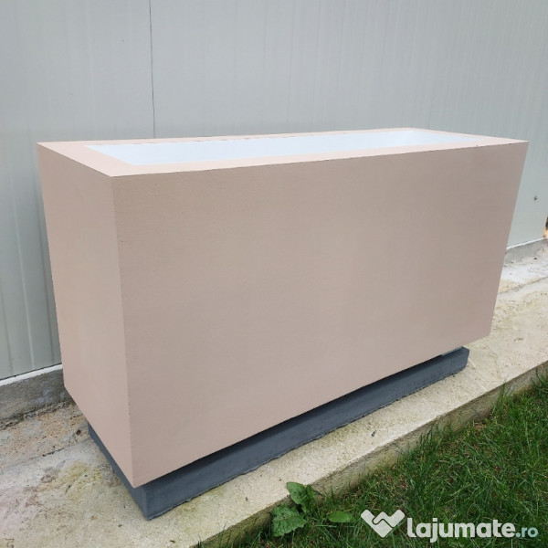 Jardiniere decorative 