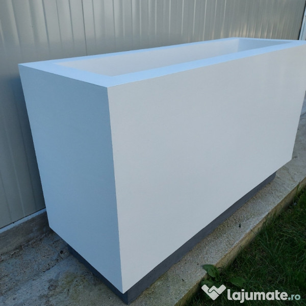 Jardiniere decorative 