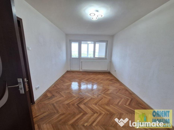 Gara, decomandat, 3 camere, renovat, gaze, vanzari Constanta 