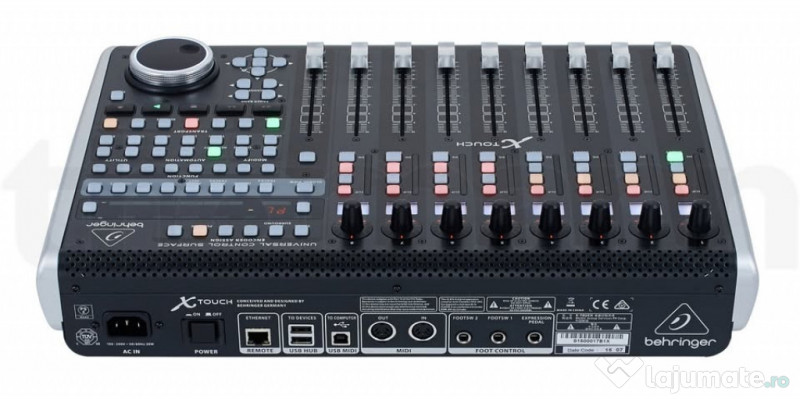 Behringer X-Touch (controller DAW) 